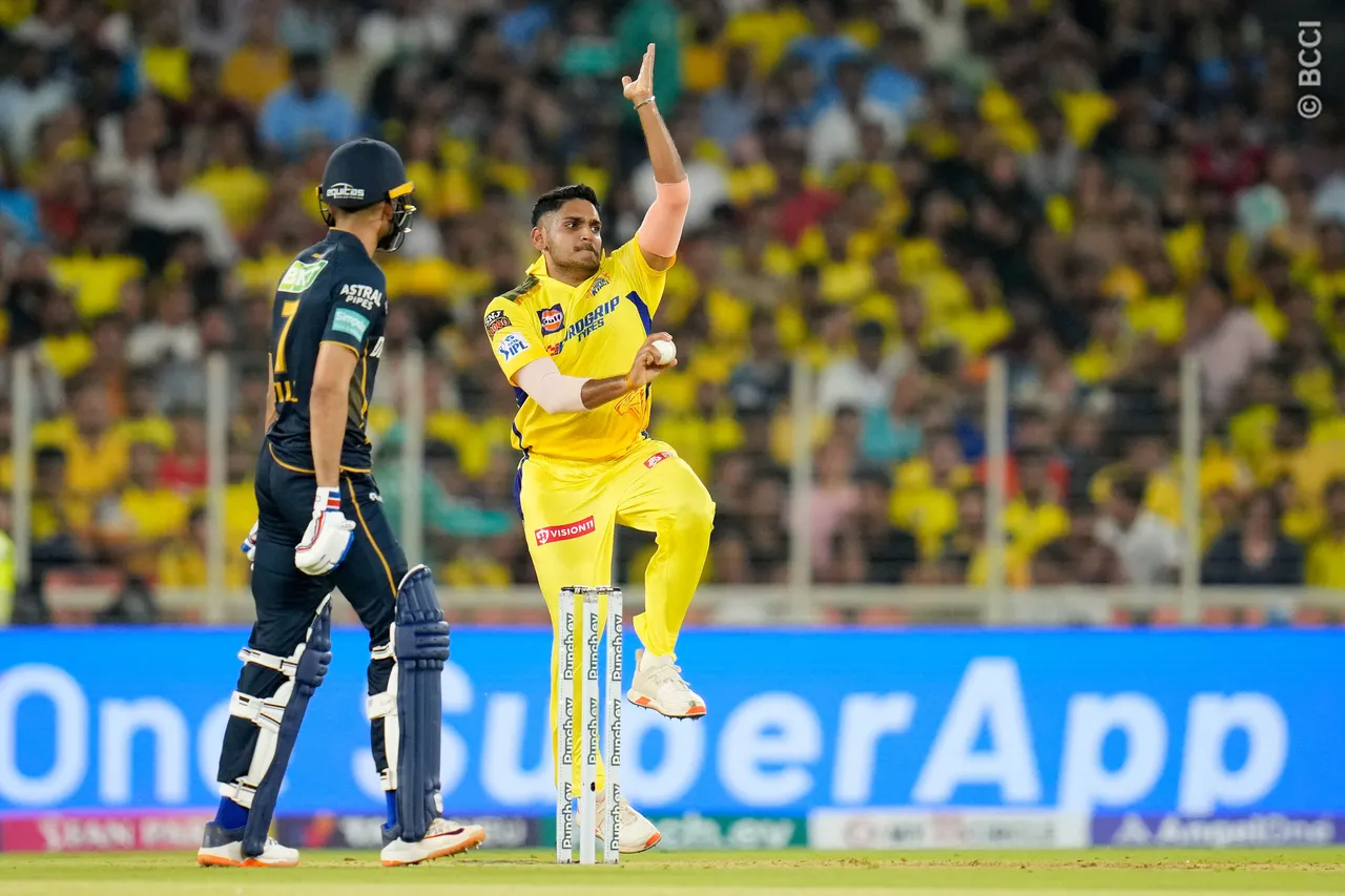 CSK vs GT | Twitter reacts to fuming Mitchell as Deshpande's sloppy fielding adds to CSK's miseries