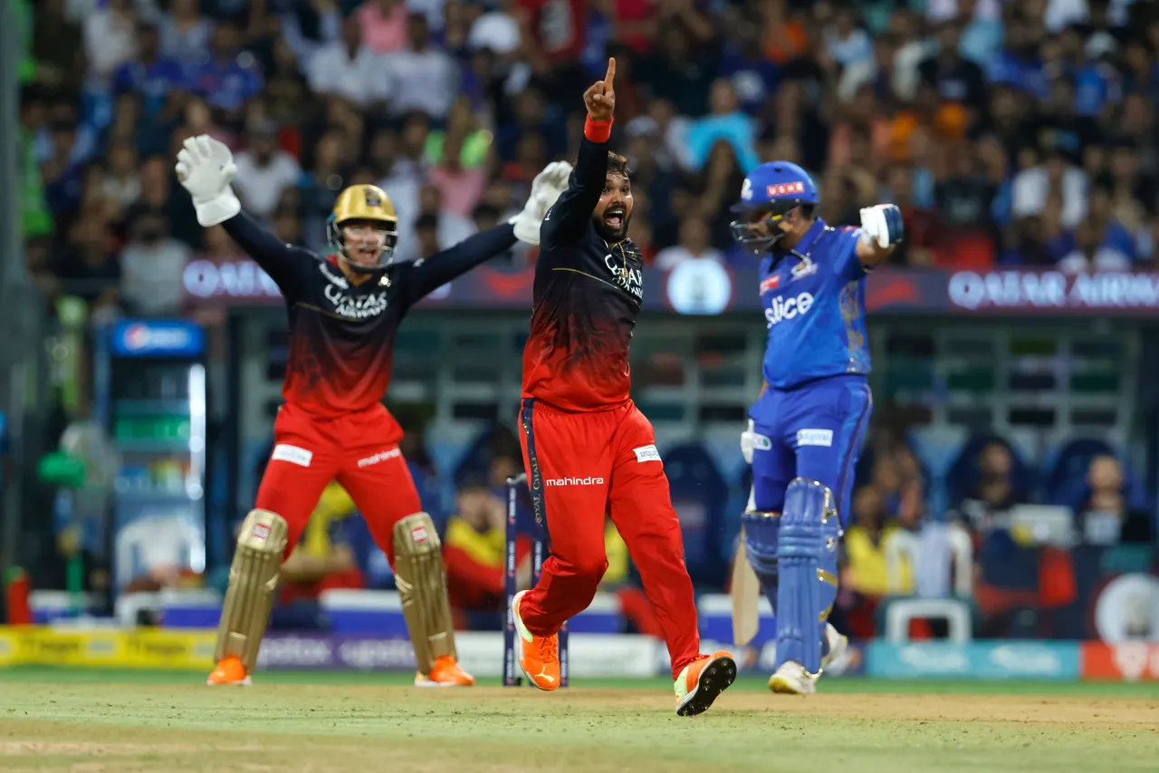IPL 2023, MI vs RCB | Twitter and Rohit Sharma in disbelief over absurd DRS trajectory to rule him out