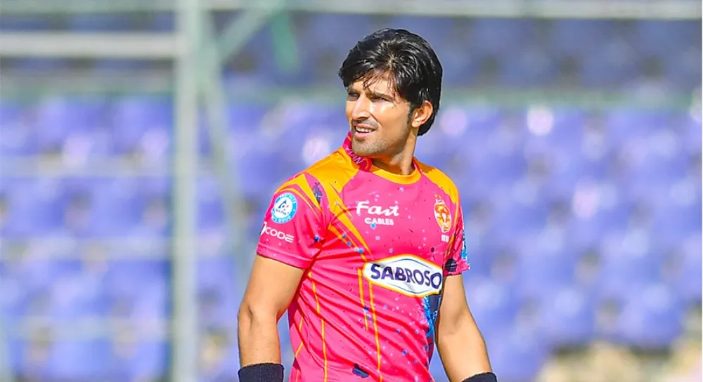 PSL| Twitter erupts as Mohammad Wasim Jr displays remarkable football skills to induce massive run-out