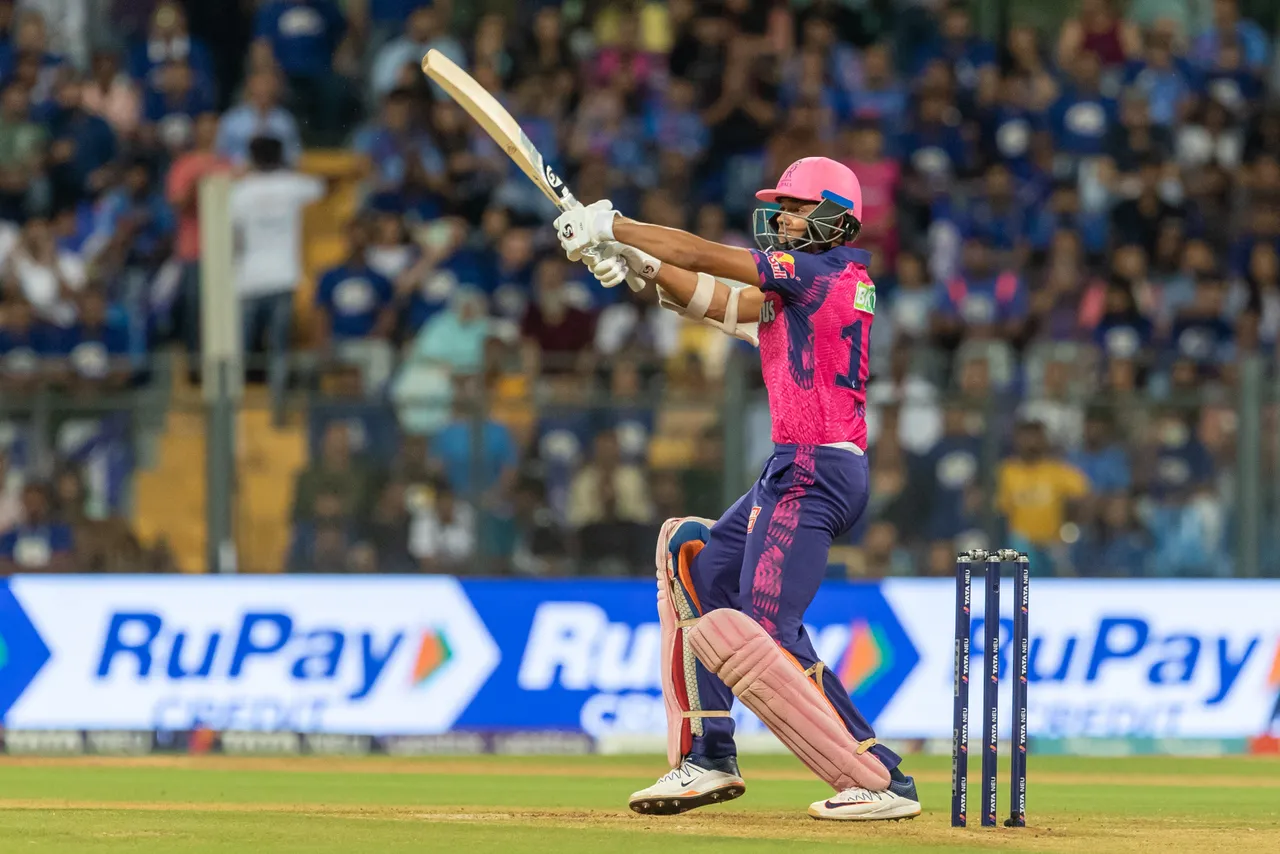 IPL 2023, MI vs RR | Twitter and Jofra Archer stunned by Yashasvi Jaiswal's luscious blow out of Wankhede