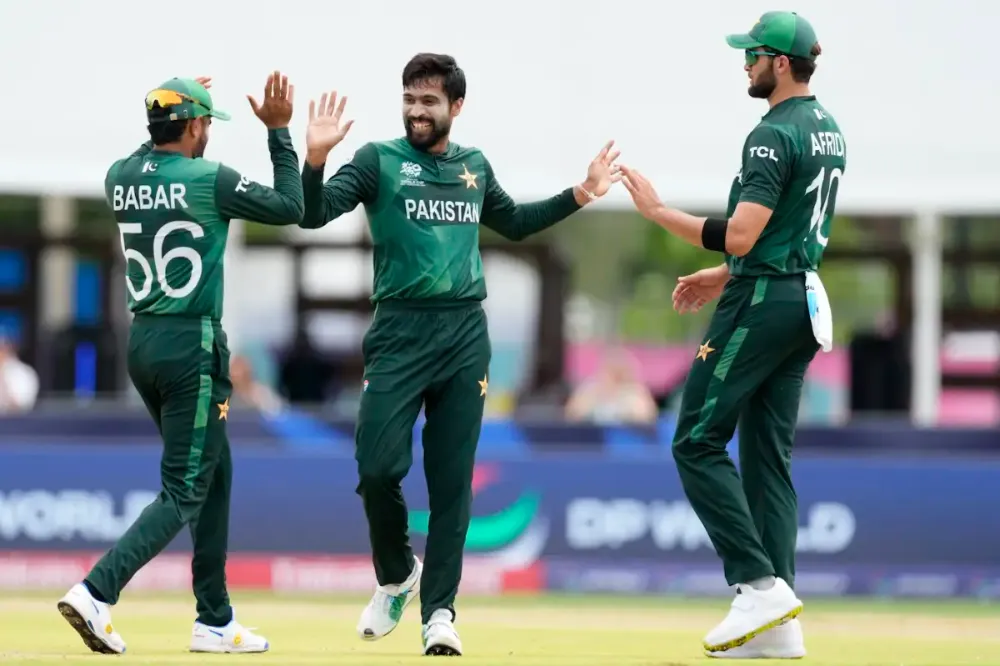 ‌Imad Wasim and Mohammad Amir draw curtain on their international career