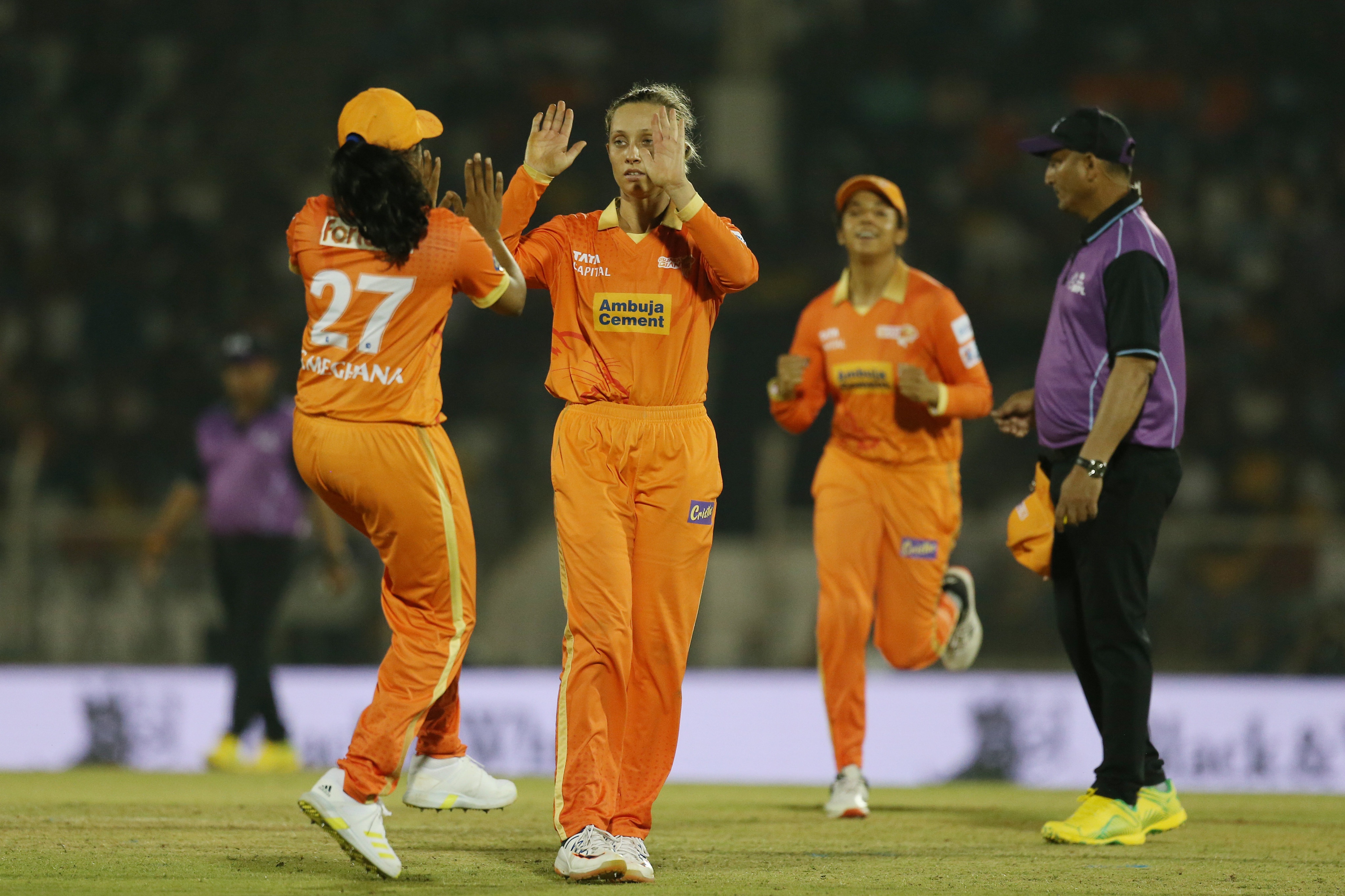 WPL, GG vs RCB | Twitter reacts as Gardner makes mess of run-out chance to gift lifeline to Mandhana