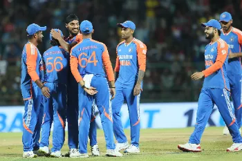 ‌SL vs IND | Twitter reacts to spin mayhem provoke Lankan choke as India clinch series in Super Over showdown