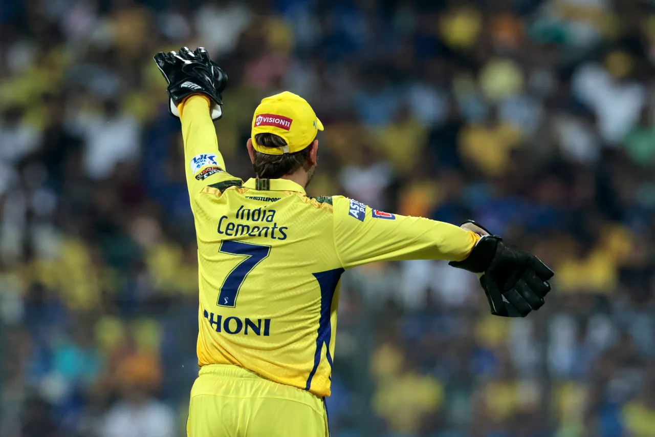 IPL 2023, MI vs CSK | Twitter reacts to MSD and CSK walking off ...