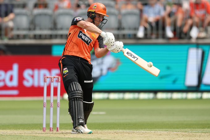 ‌BBL 13 | Morris-Tye star with ball as Scorchers cement playoff spot after drubbing table-toppers in Perth