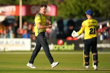 ‌WATCH | Paul Coughlin stuns everyone with an astounding reflexive catch of own bowling