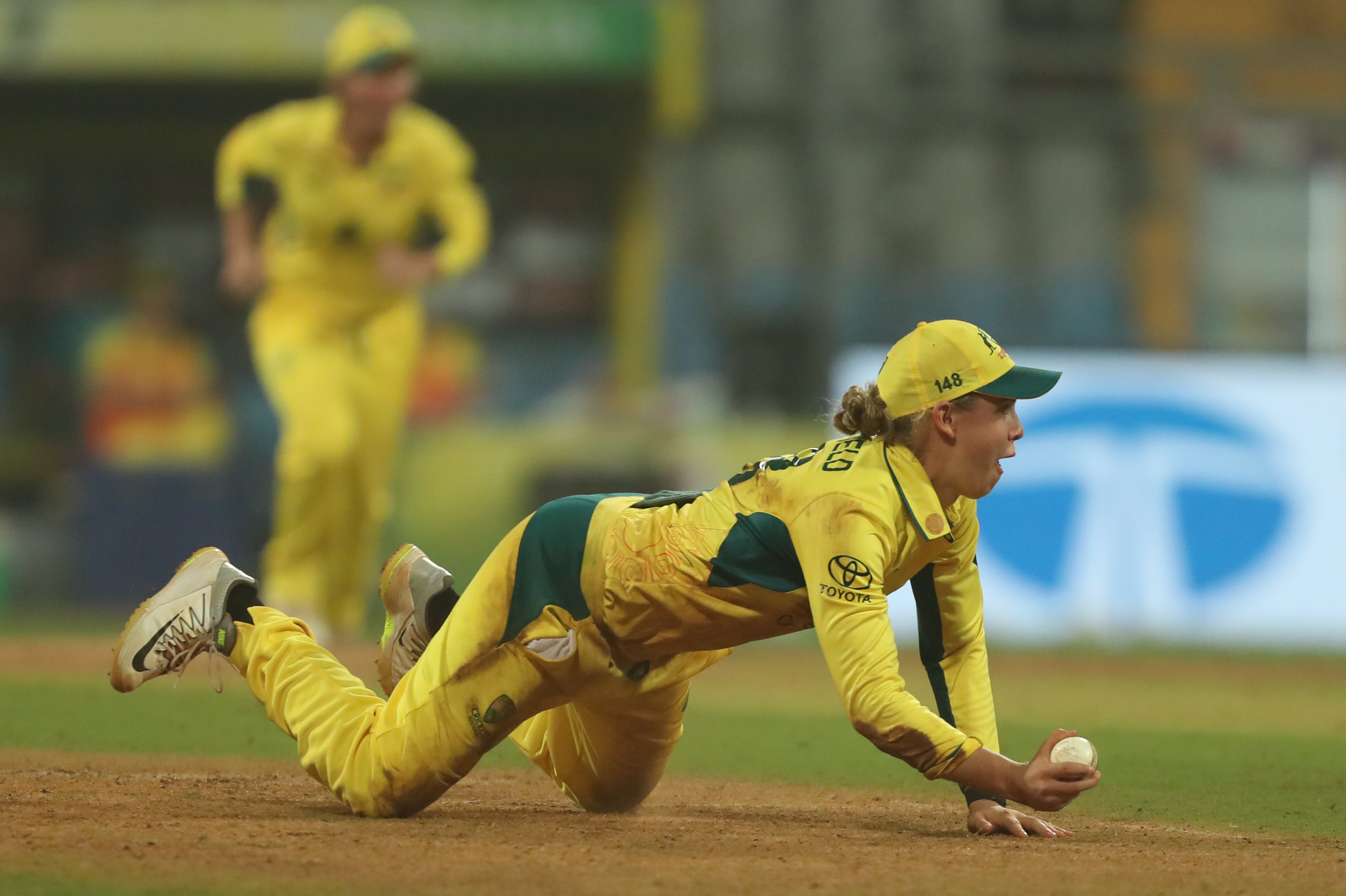 ‌IND-W vs AUS-W | Twitter stunned after Phoebe Litchfield creates moment of magic to complete a screamer in Wankhede 