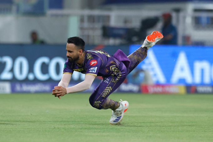 IPL 2024 | Twitter lauds acrobatic Ramandeep offering catching lessons to Jhonty Rhodes-coached LSG