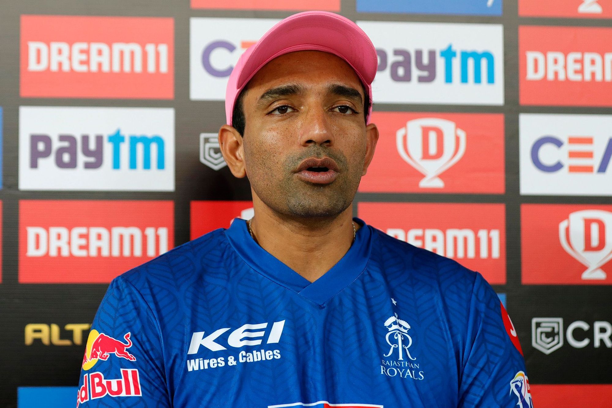 Constant changes in team are making players feel unsafe, reveals Robin Uthappa
