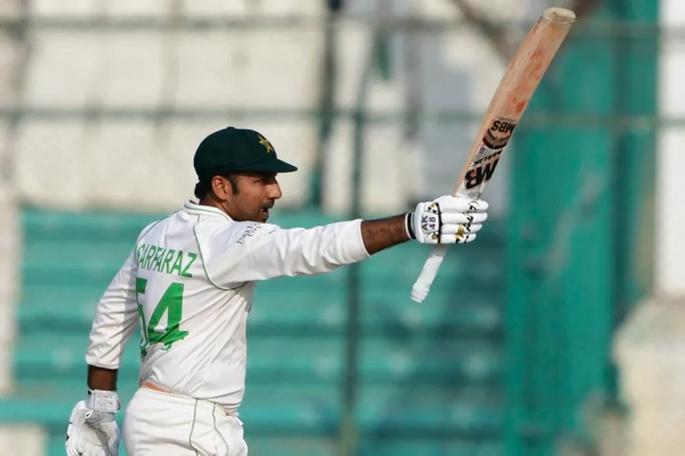 PAK vs NZ | Twitter consoles returning Sarfaraz Ahmed for missing out on well-deserved hundred after valiantly batting with pain