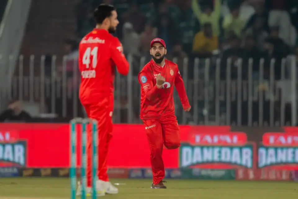 ‌PSL 2024 | Twitter stunned by Shadab-Masood heated exchange over late DRS call