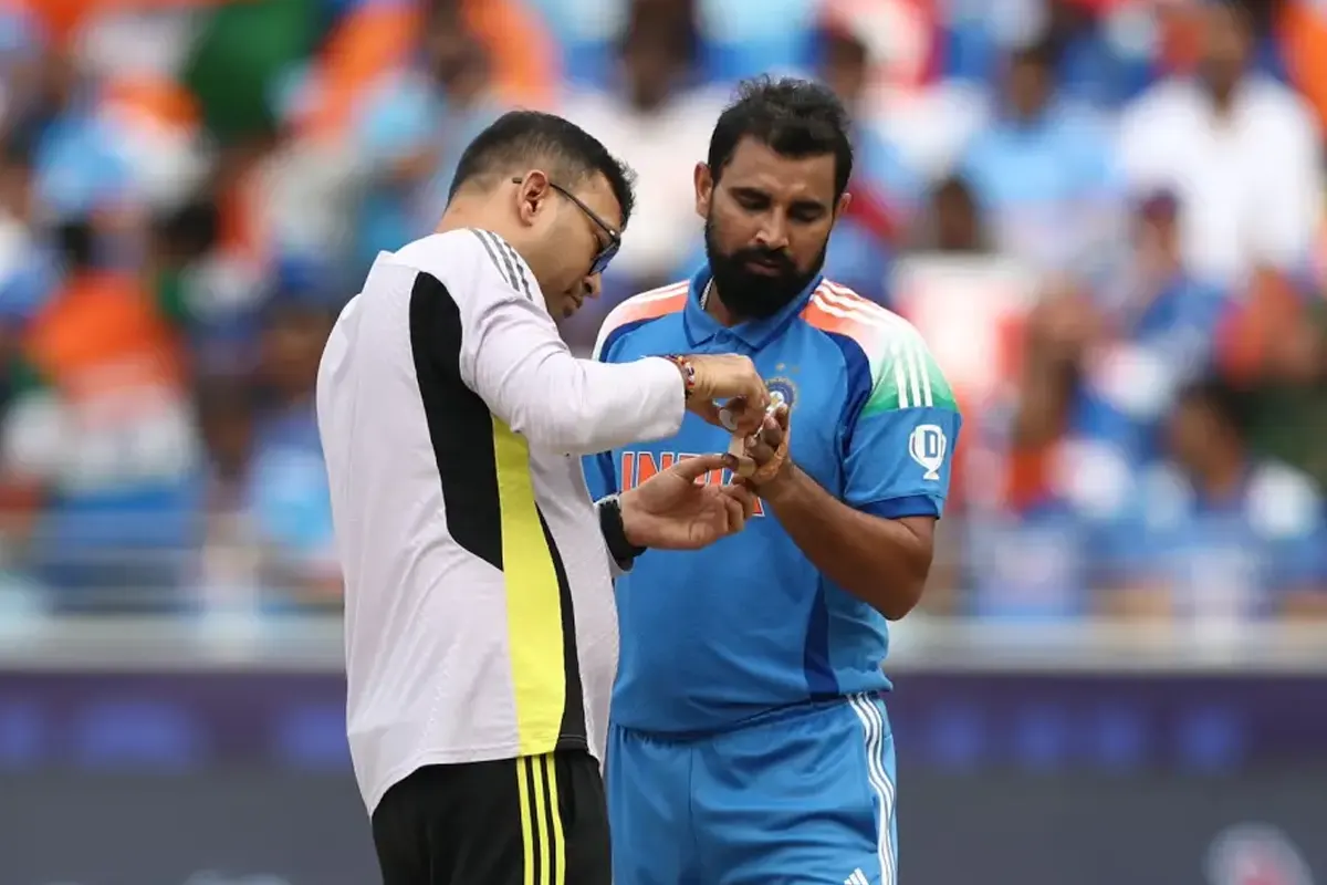 ‌IND vs NZ | Twitter and Akash Chopra gutted as Shami replicates caught and bowled botch from semi-final clash