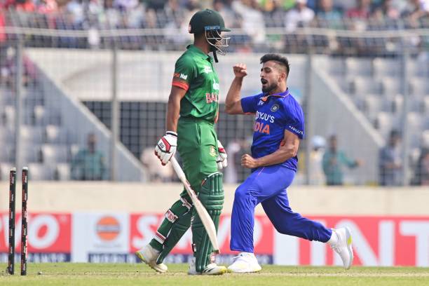 WATCH, BAN vs IND | Umran Malik physically bullies Shakib Al Hasan with lightening quick bouncers on his first outing in Bangladesh