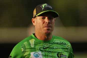 ‌BBL | Twitter reacts to Warner's fury as Billings and Sangha's 'comedy of errors' channel village cricket vibes