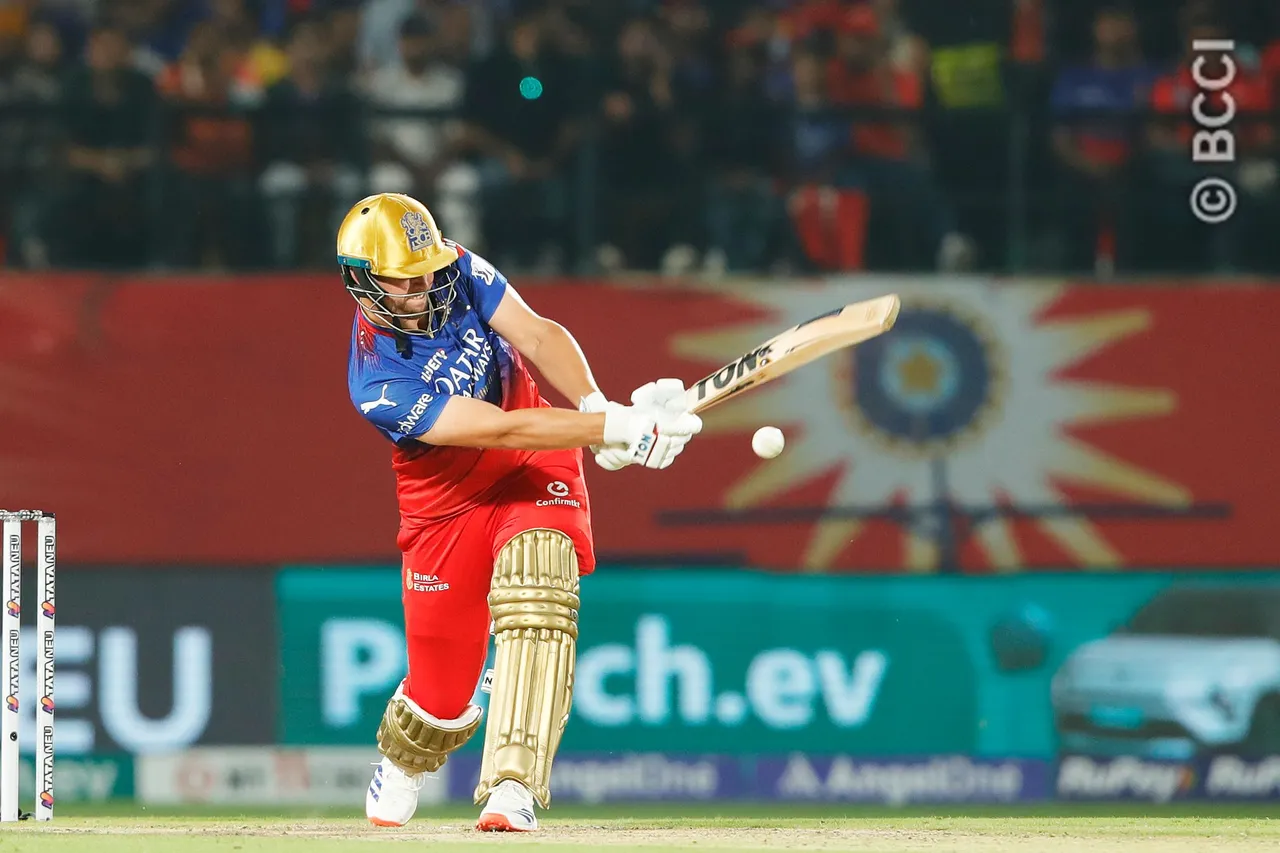 ‌IPL 2024 | Twitter reacts to dumbfounded Bairstow after Jacks smashes Curran down the ground