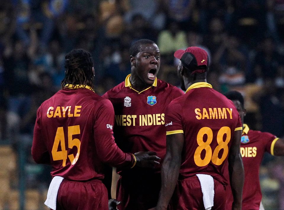 VIDEO | Carlos Brathwaite takes a catch while sitting down after tripping in BPL