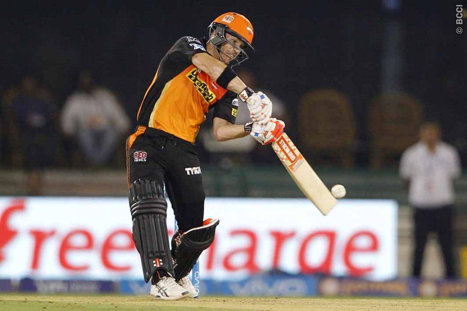 David Warner : If Yuvraj keeps doing this, we will easily make it to the final