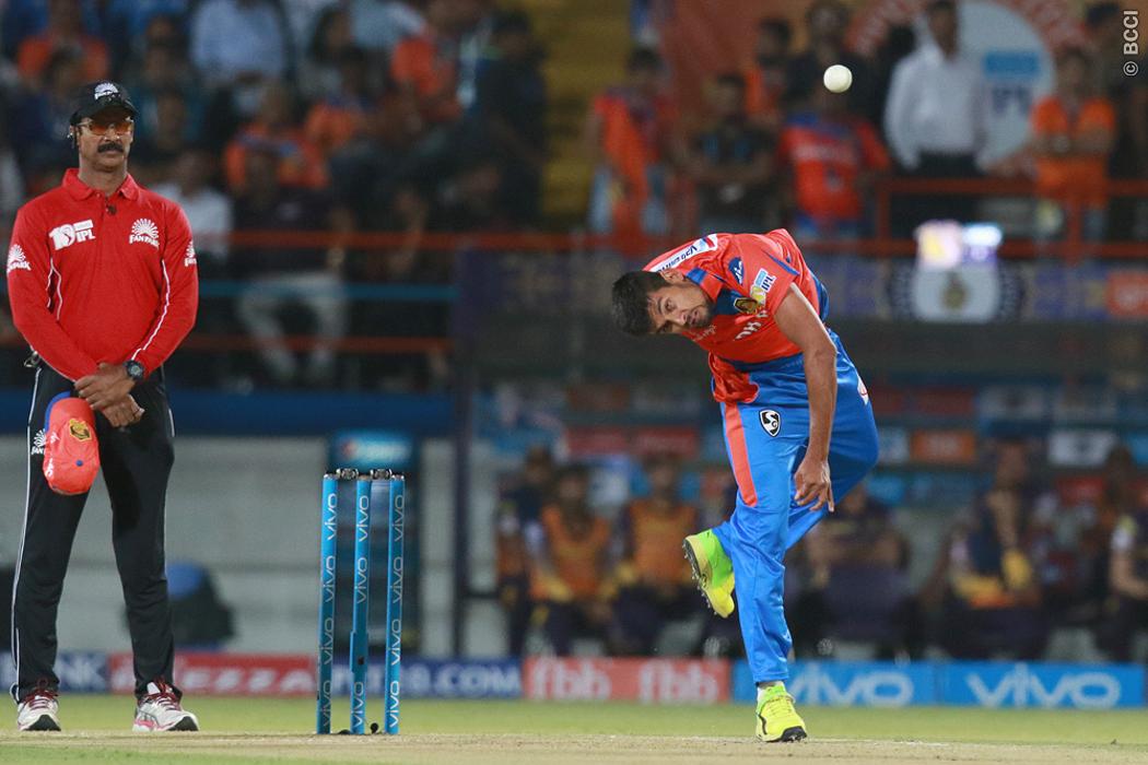 Twitter reacts to Gujarat Lions' horrific bowling performance against Kolkata Knight Riders