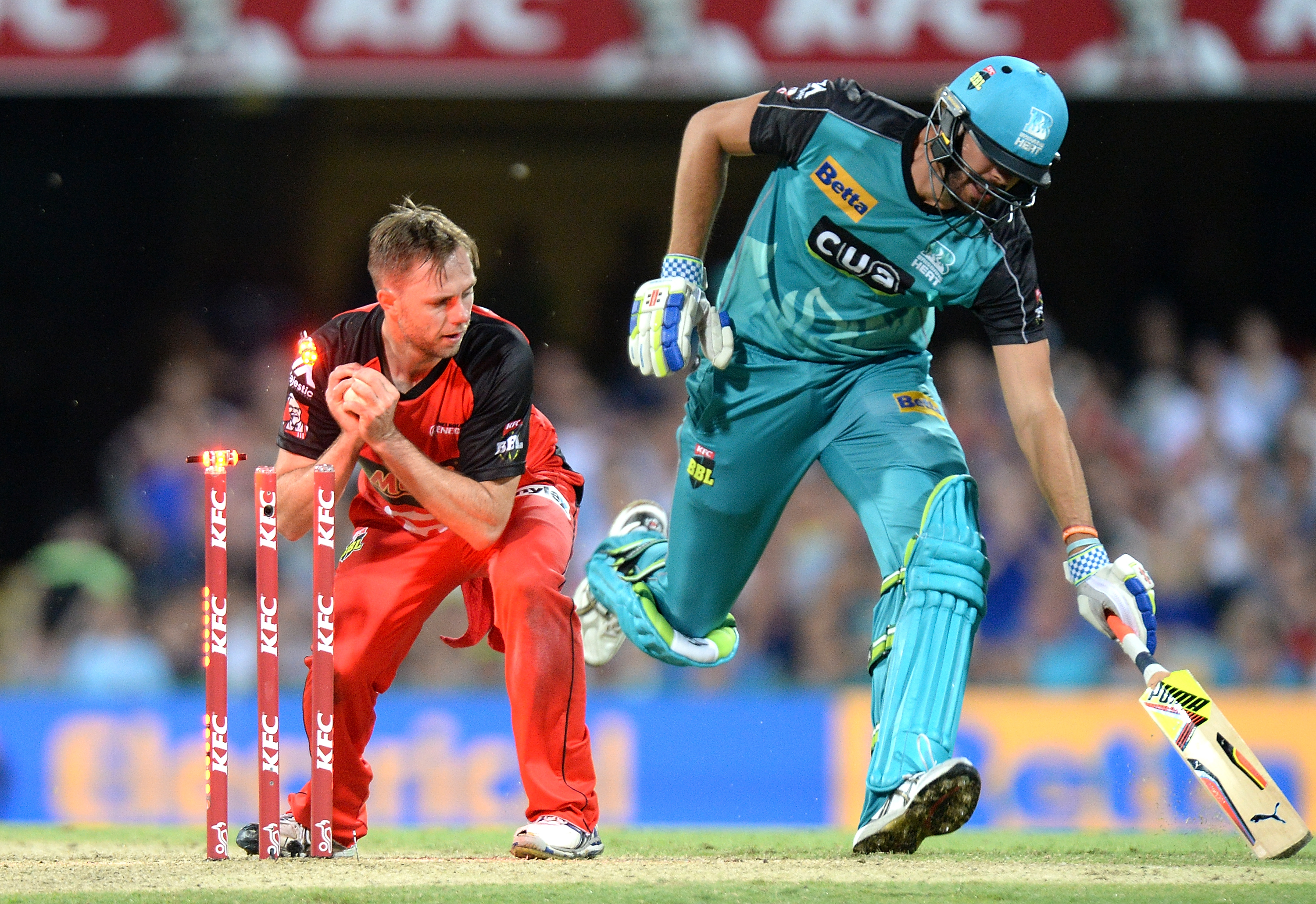 WATCH – Brisbane and Melbourne produce one of the most thrilling last-over finishes