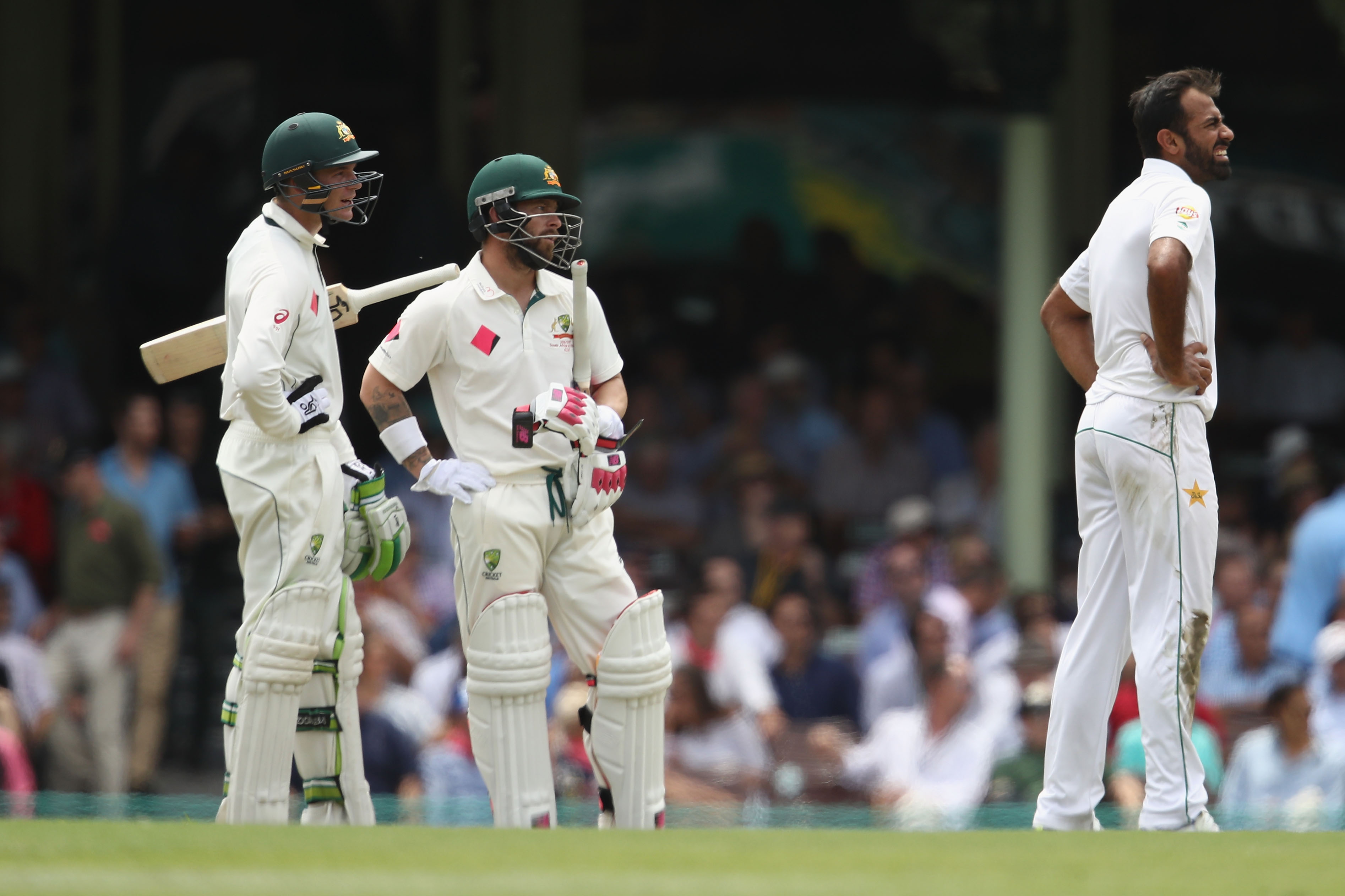 WATCH: Peter Handscomb finds an unusual way to get out against Pakistan