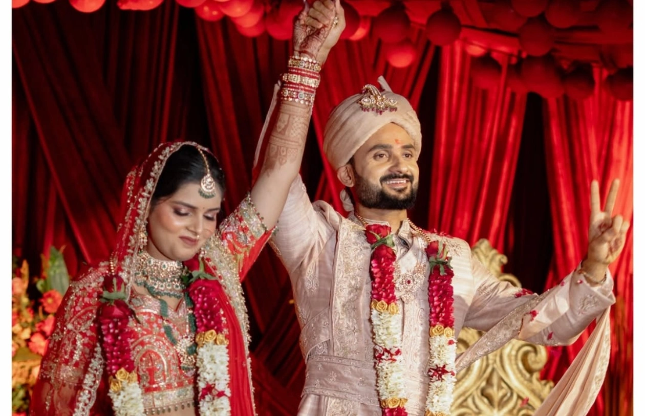 Akash Deeps Varanasi Wedding Photos Win Hearts Online