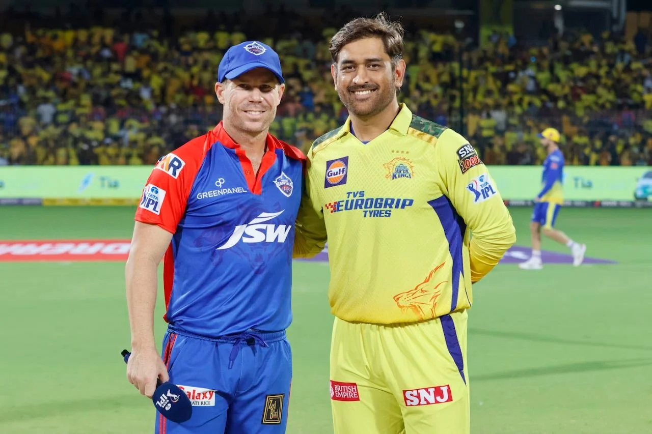 Twitter Erupts as David Warner Chooses MS Dhoni Over Adam Gilchrist.