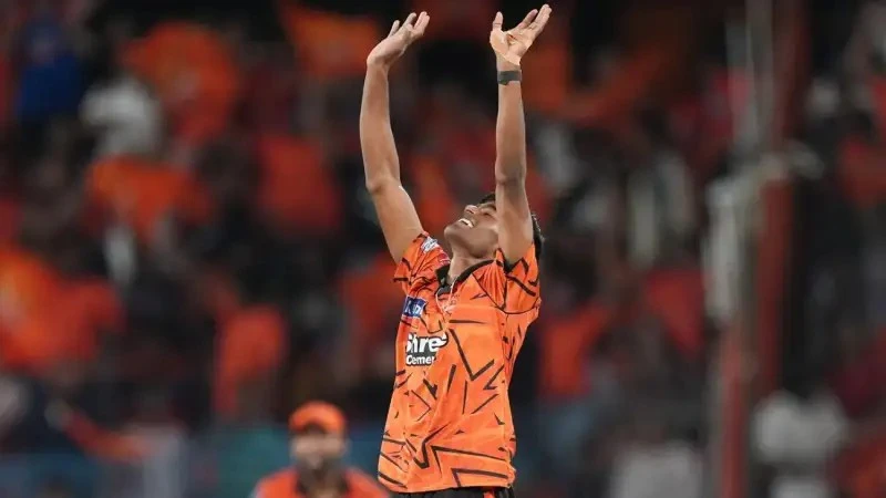 Ishan Kishan Wins Hearts After Gifting Shoes to Sunrisers Hyderabad Teammate.