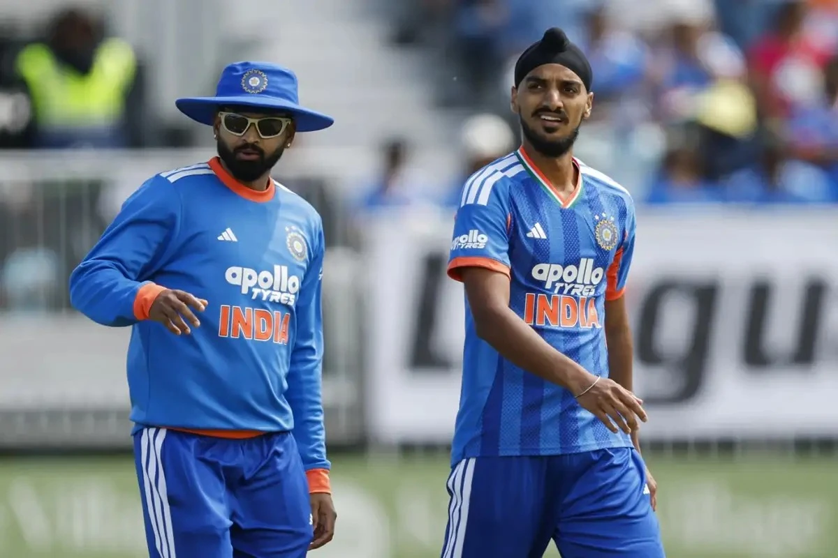 Twitter Goes Wild as Team India Arrives for England T20Is