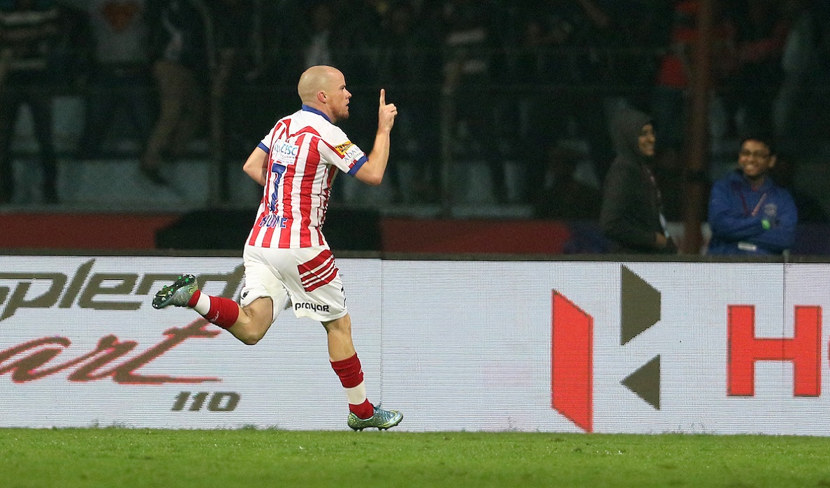ISL 2018 : FC Pune City FC pull off a deal with striker Iain Hume