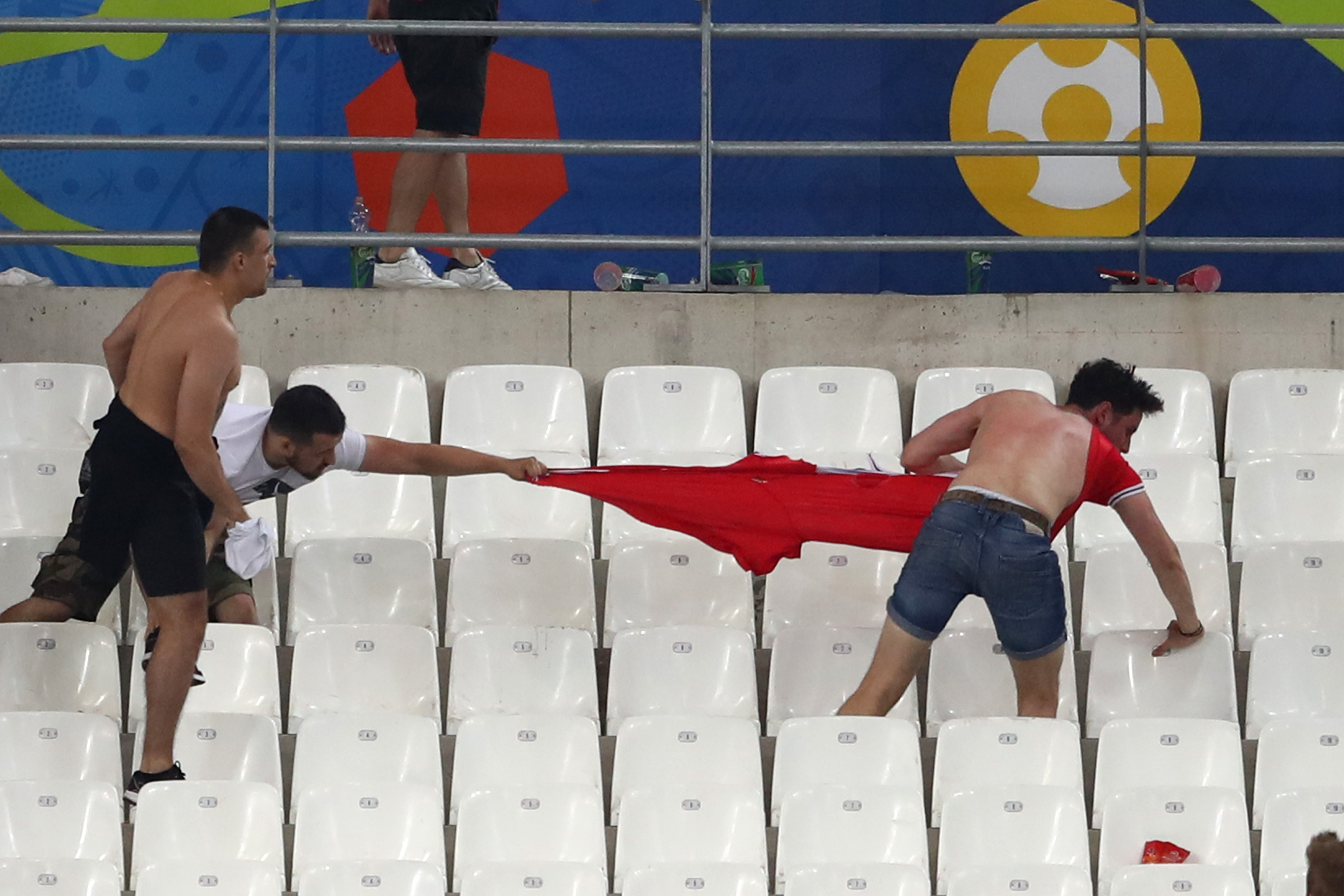 UEFA : Russia to be suspended from Euro 2016 if fans cause anymore disturbances in stadium