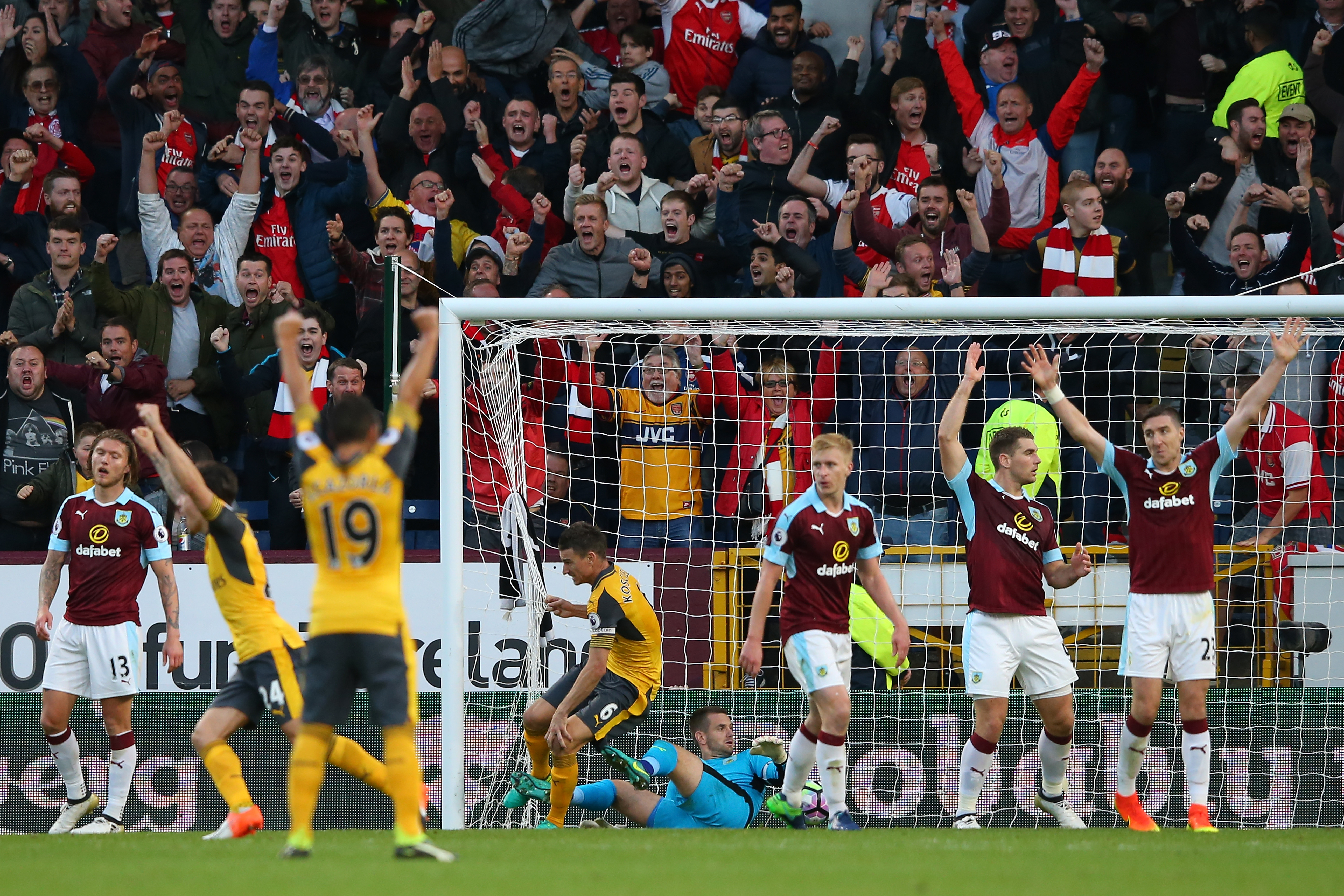 5 things that stood out in GW 7 : Arsenal's handball goal and United's ineffective show