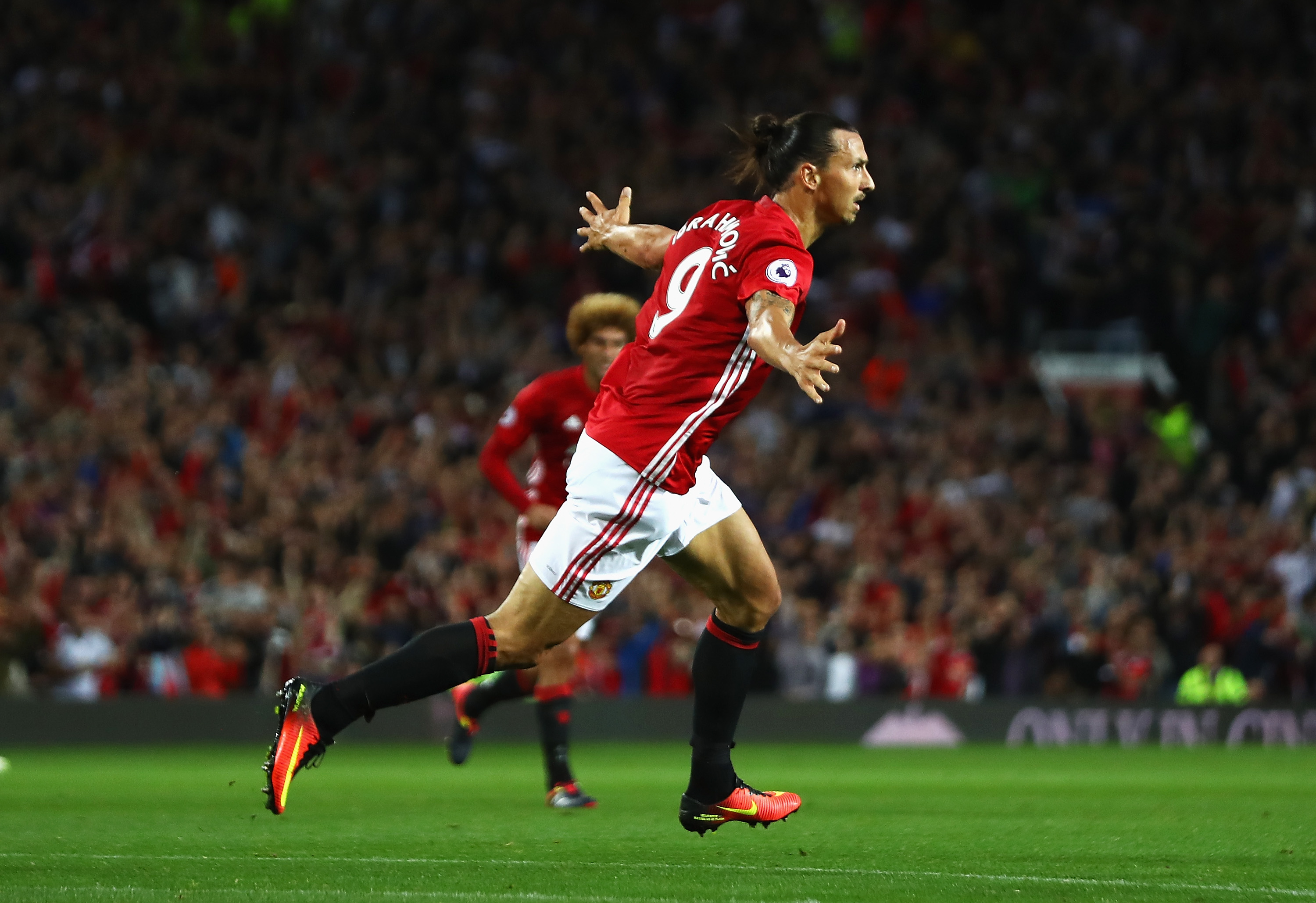 EPL Round-up | Zlatan scores again for United, Chelsea, City & Liverpool register easy wins
