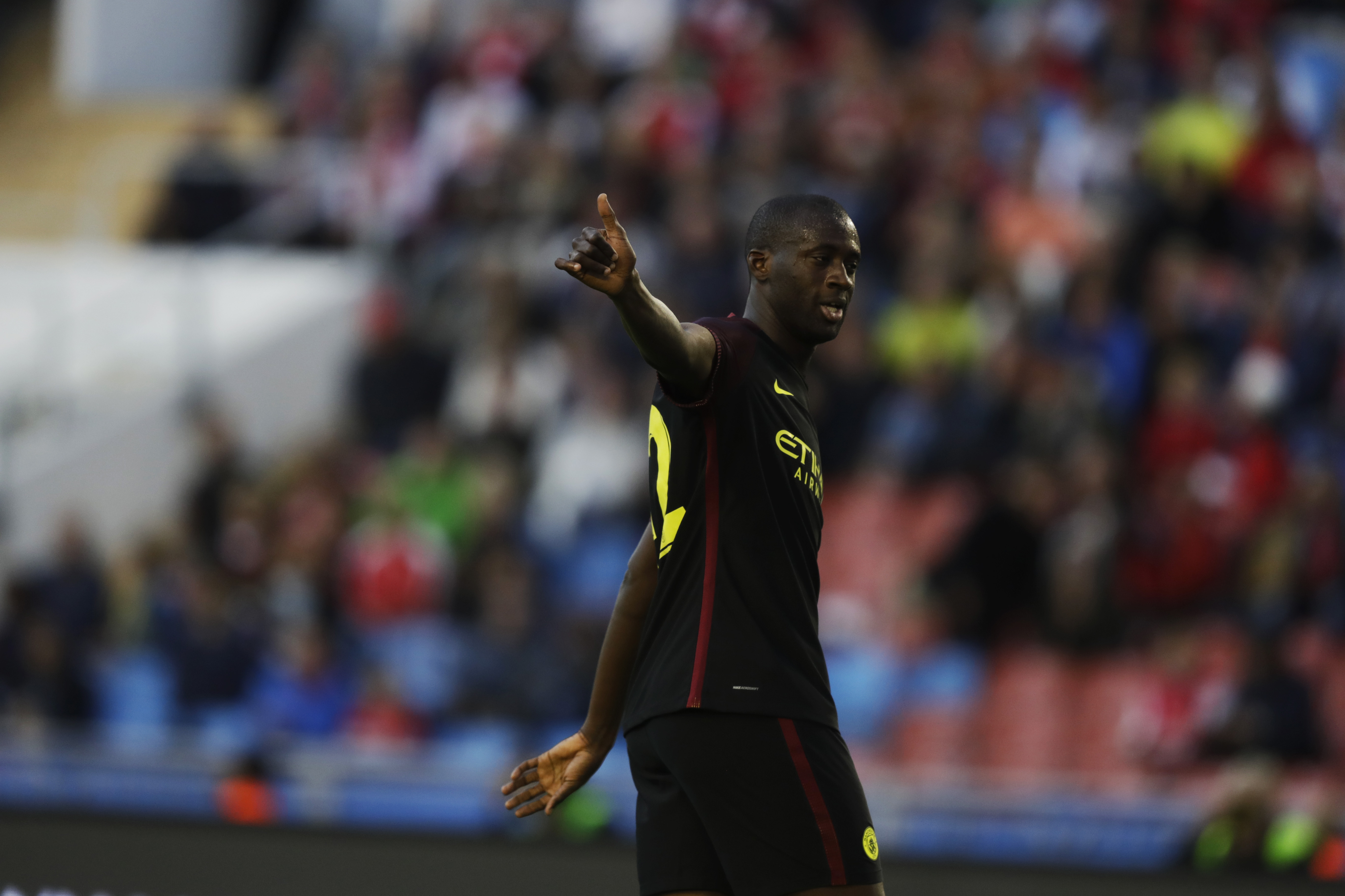 Yaya Toure apologes to Guardiola over agent issue