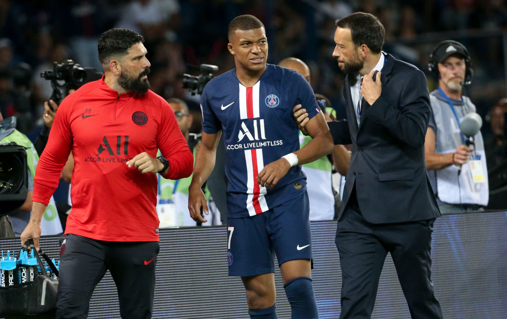 Reports | Kylian Mbappe and Edinson Cavani injured in PSG season opener