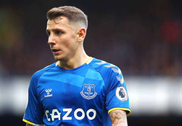 Sometimes it only takes one person from outside to destroy beautiful love affair, confesses Lucas Digne
