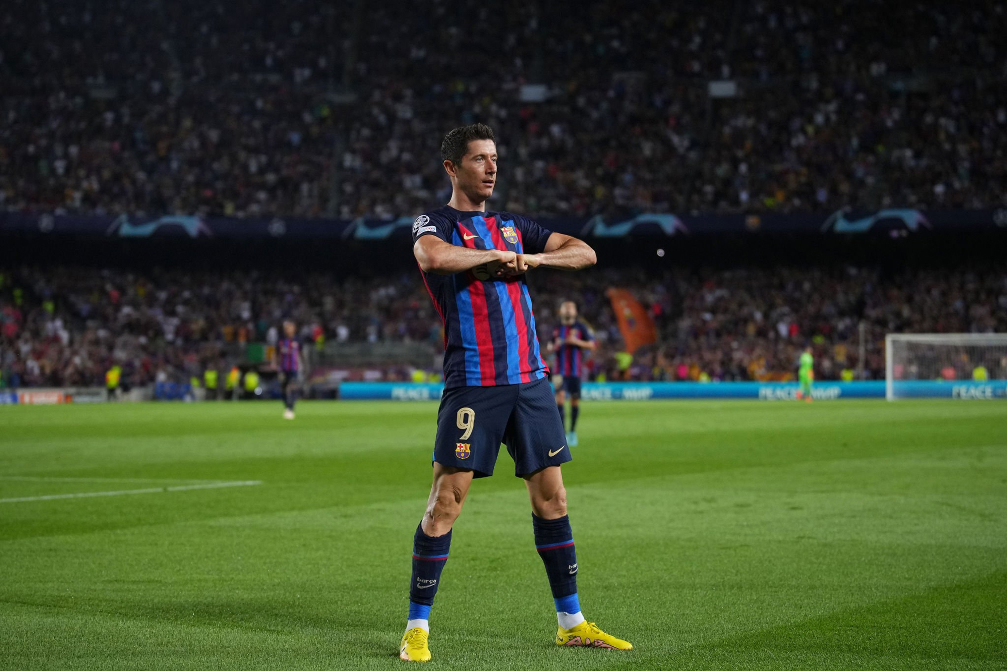 WATCH | Robert Lewandowski scores his first ever Champions League hattrick for Barcelona