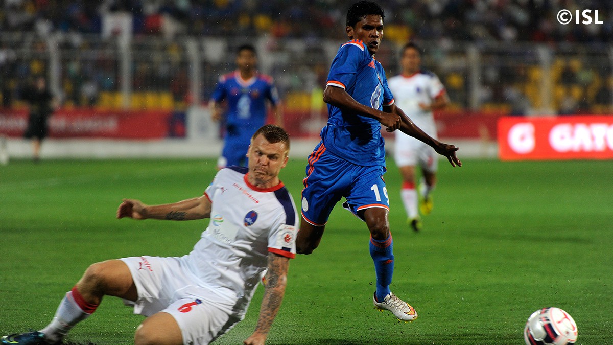 ISL 2015: Romeo double propels Goa to top of the table