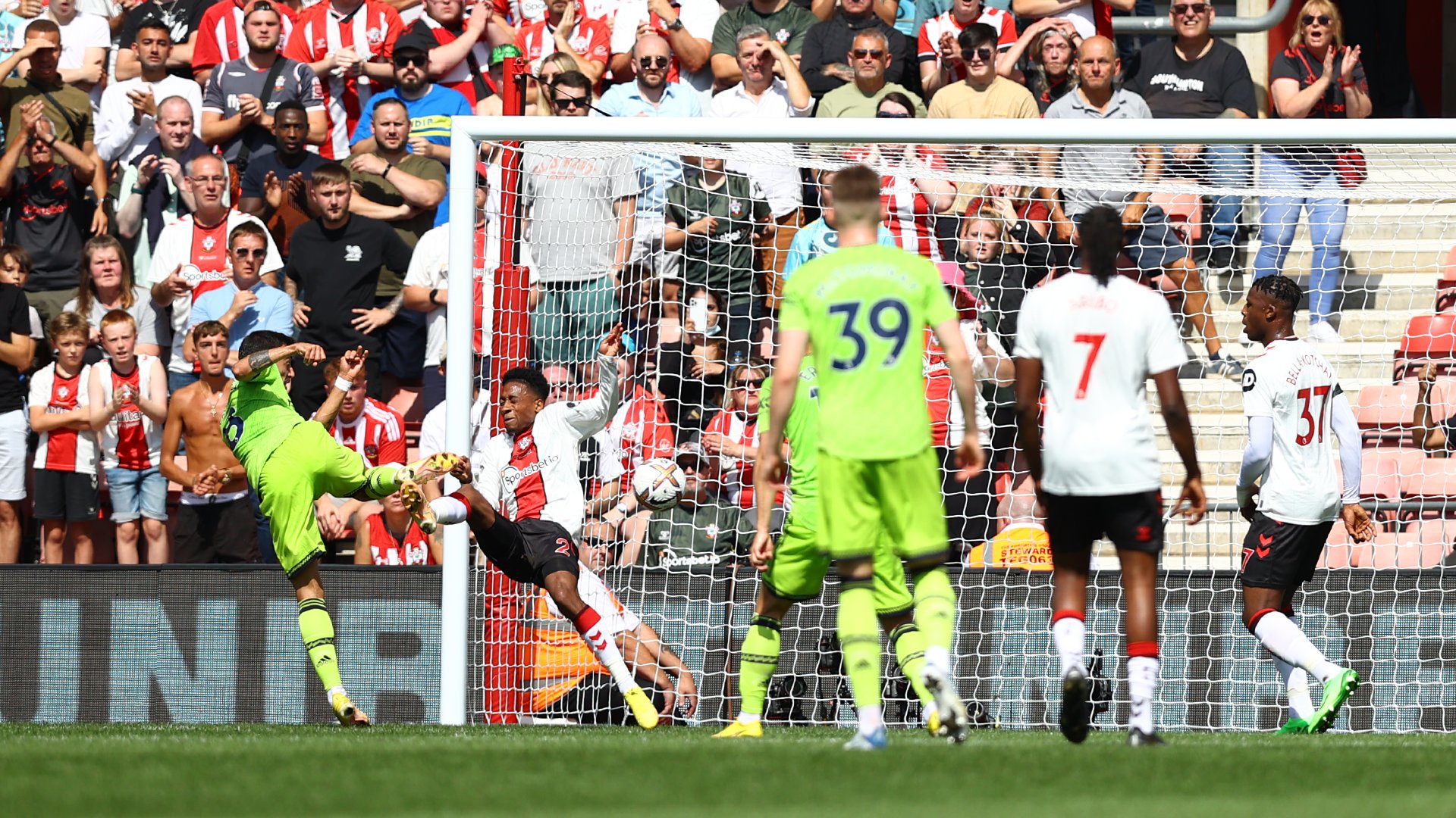 WATCH | Manchester United fail to convert once in four attempts inside 30 seconds against Southampton