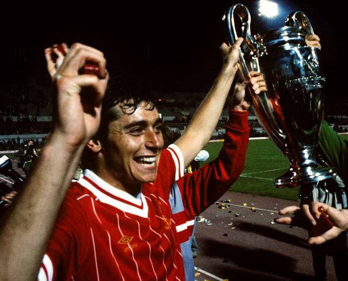 Former Liverpool star Michael Robinson passes away aged 61