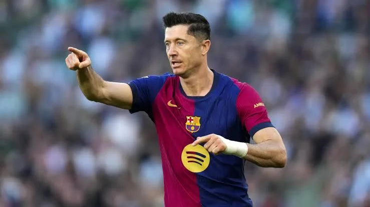 Lewandowski Extends Barcelona Stay for Another Season