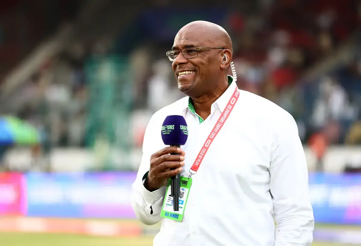 Ian Bishop was born on October 24, 1967.