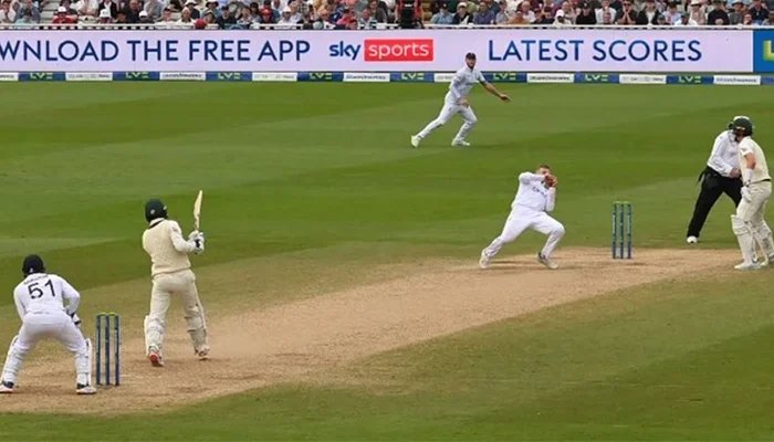 Joe Root took an amazing catch to dismiss Alex Carey in the first test.