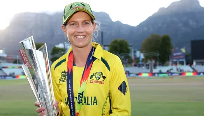 Meg Lanning with the World Cup trophy.