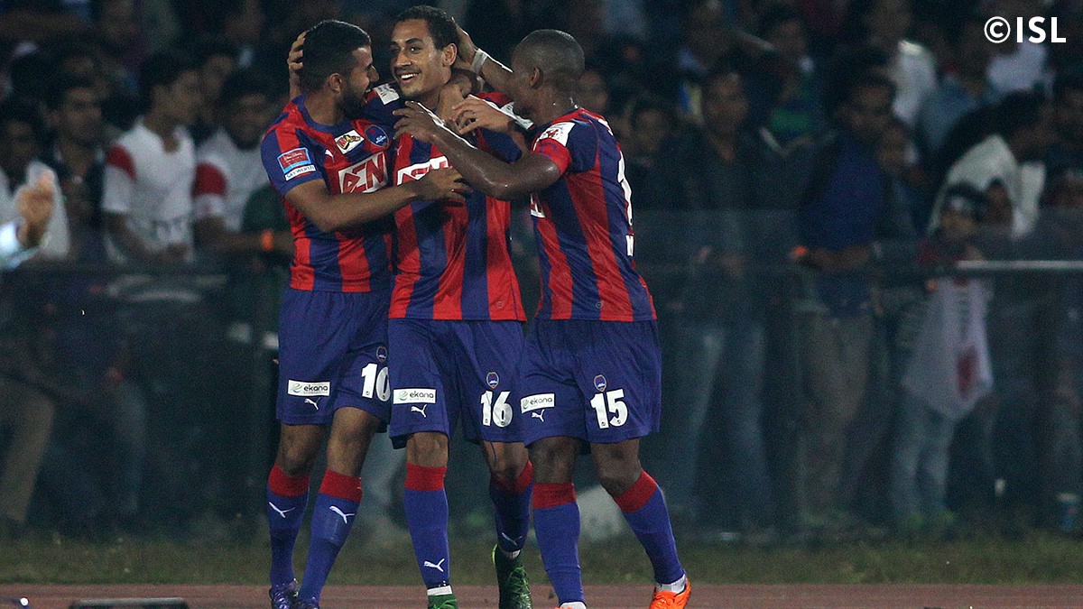 ISL 2015: Dos Santos' late winner puts Delhi into the semi-finals