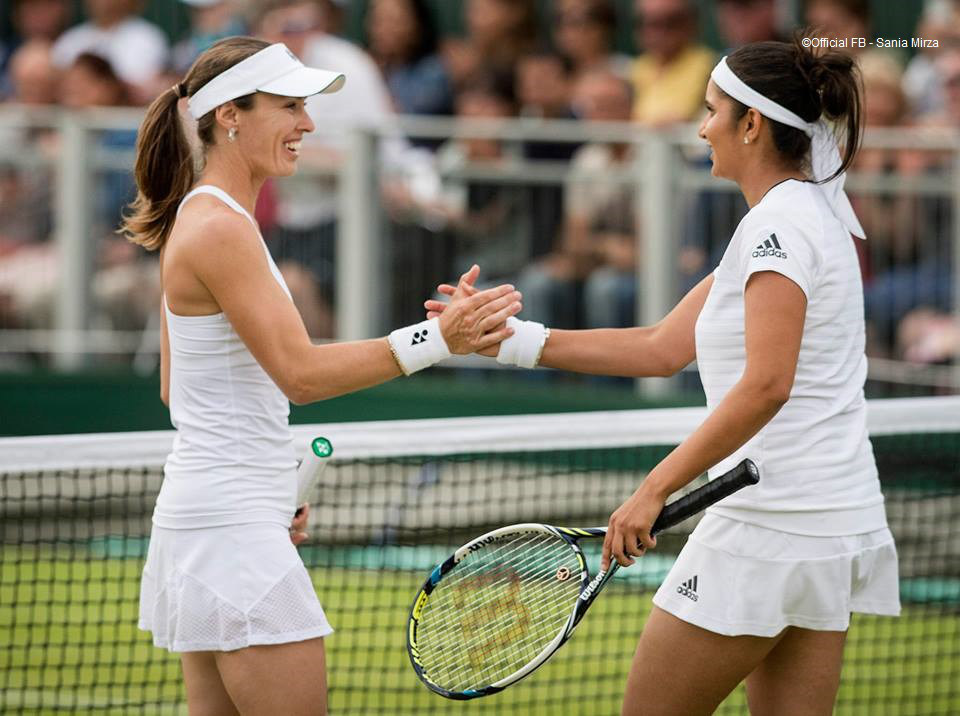 Mirza and Hingis hand out lesson in doubles to lift WTA year-ender