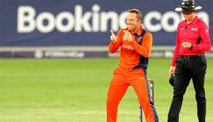 Roelof van der Merwe playing for the Netherlands team.