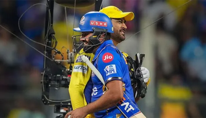 Rohit Sharma and MS Dhoni in the IPL 2024 match.