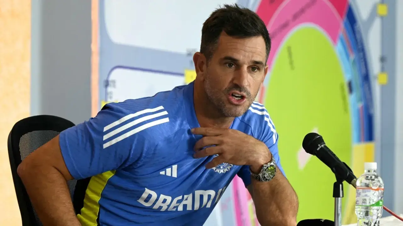 Ryan Neil ten Doeschate was born on 30th June.