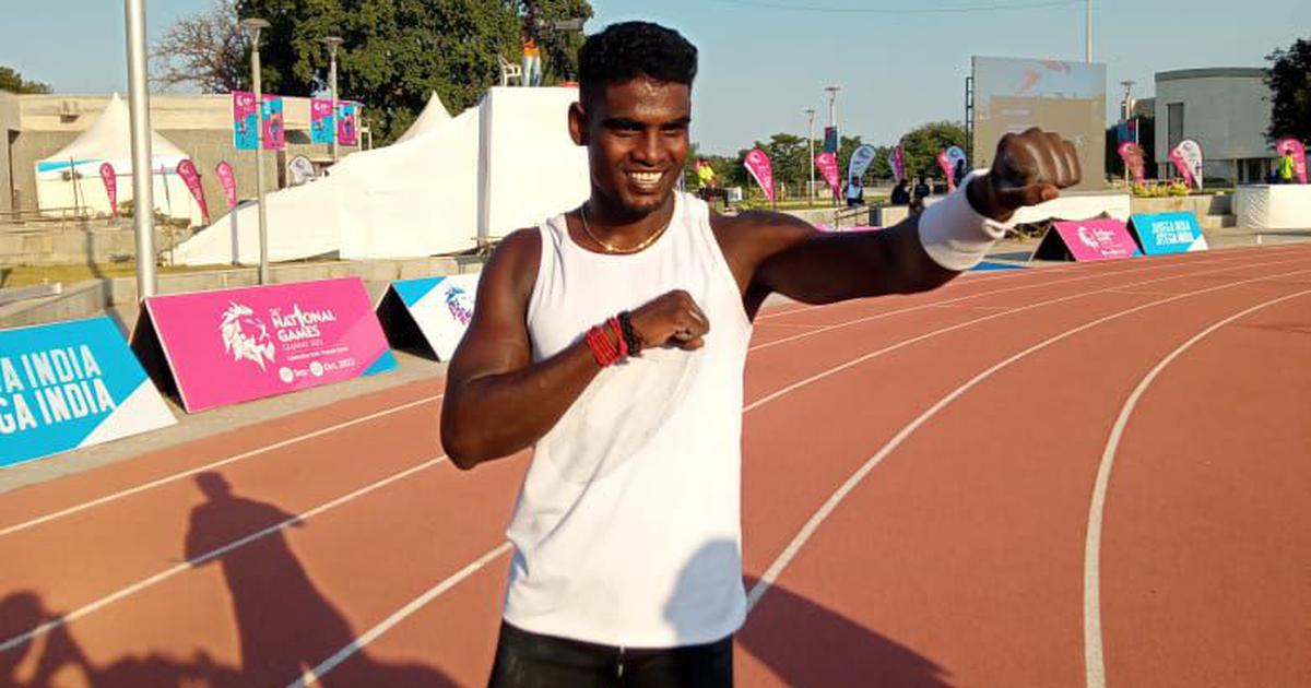 WATCH | Subramaniam Siva betters own pole vault national record, celebrates mid-air
