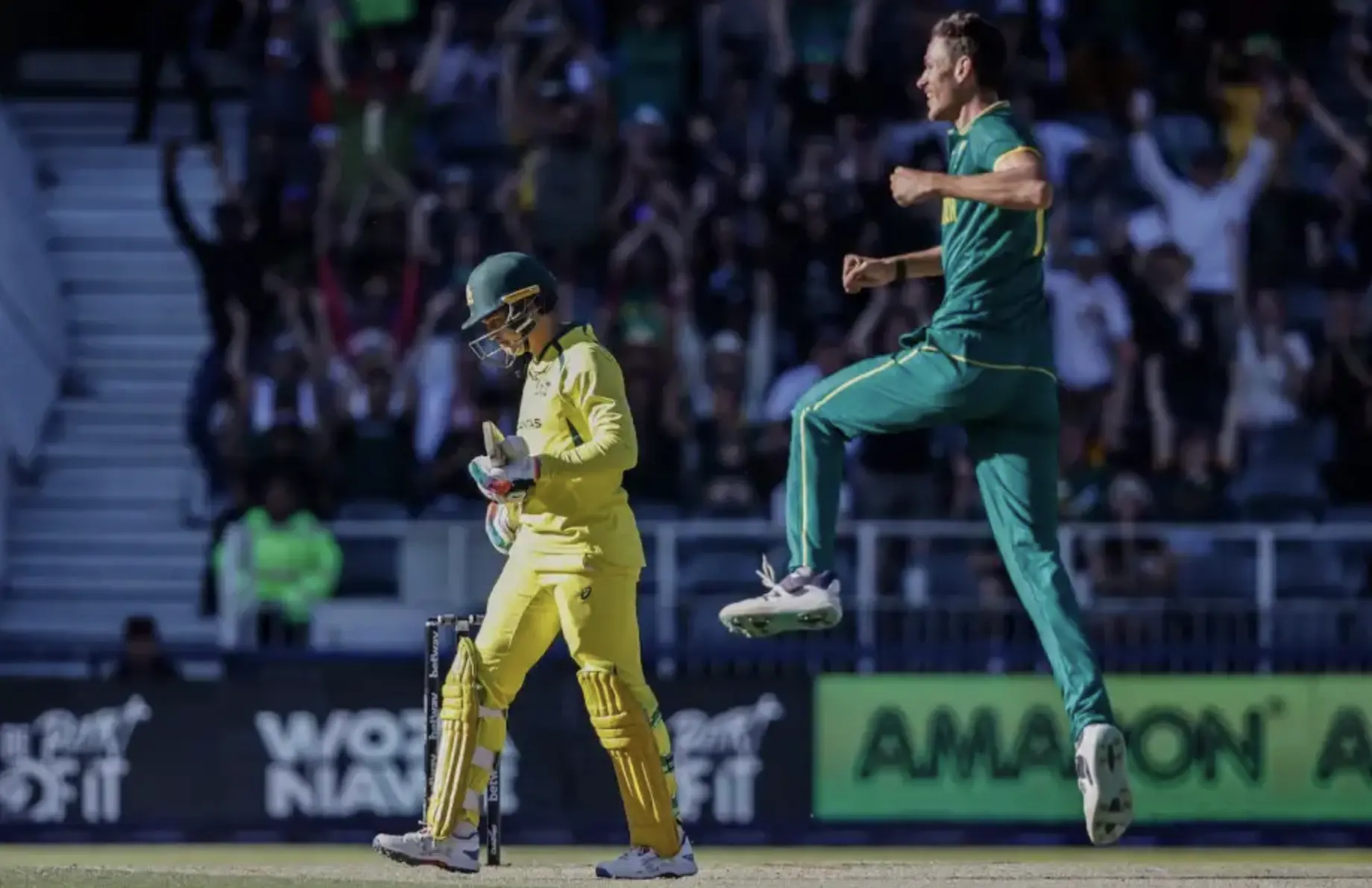 South Africa defeated Australia by 122 runs.